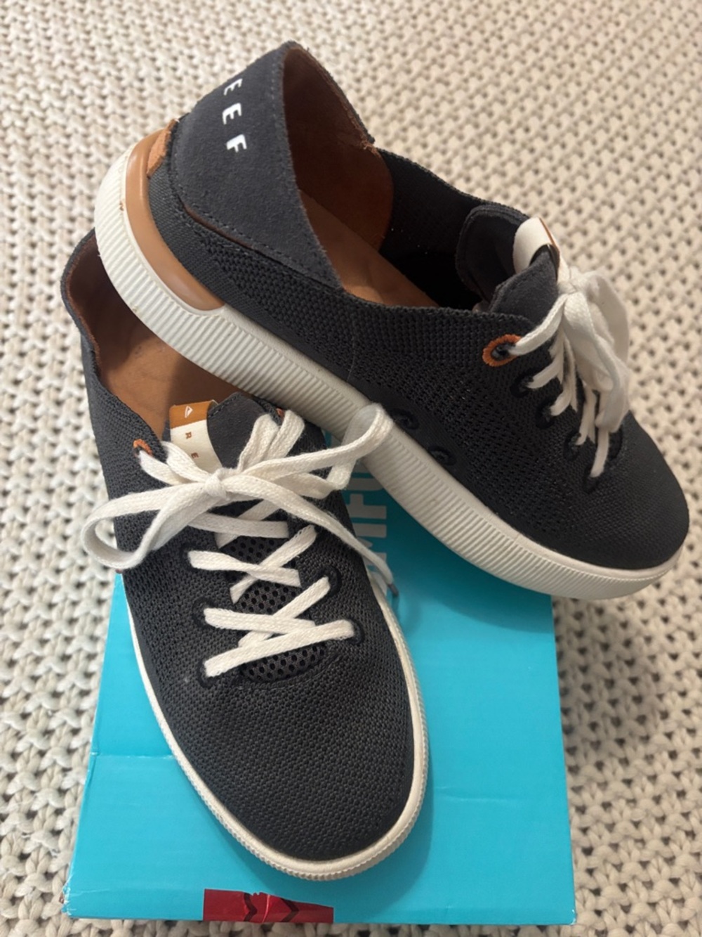Reef Neptune comfort gray Knit Women's Casual travel flats 8